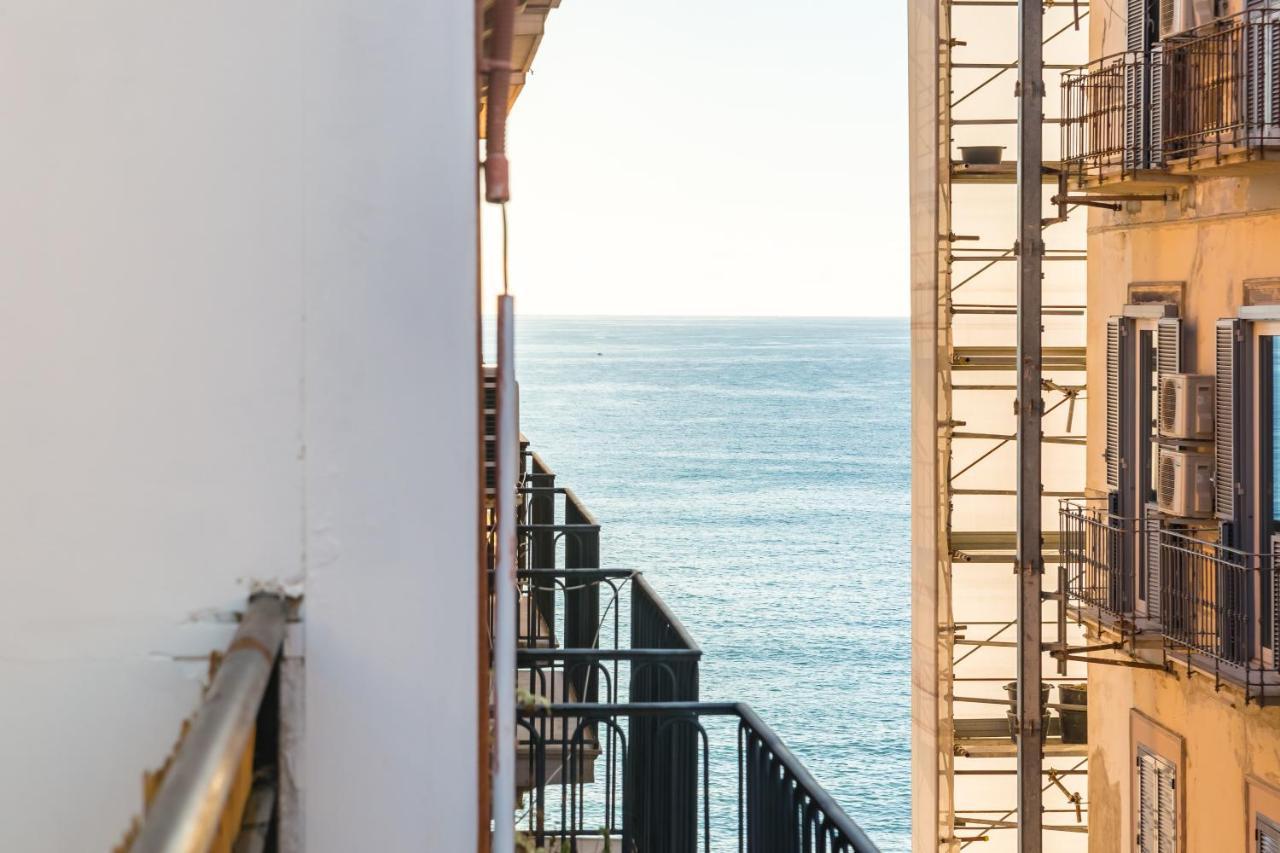 Parthenope'S Eye On The Seafront By Napoliapartments 외부 사진