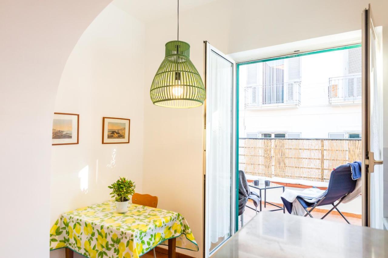 Parthenope'S Eye On The Seafront By Napoliapartments 외부 사진